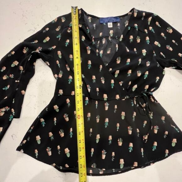 Blue Rain Small Black Ruffle Cactus Flowy Tie Wrap Blouse - Picture 9 of 13